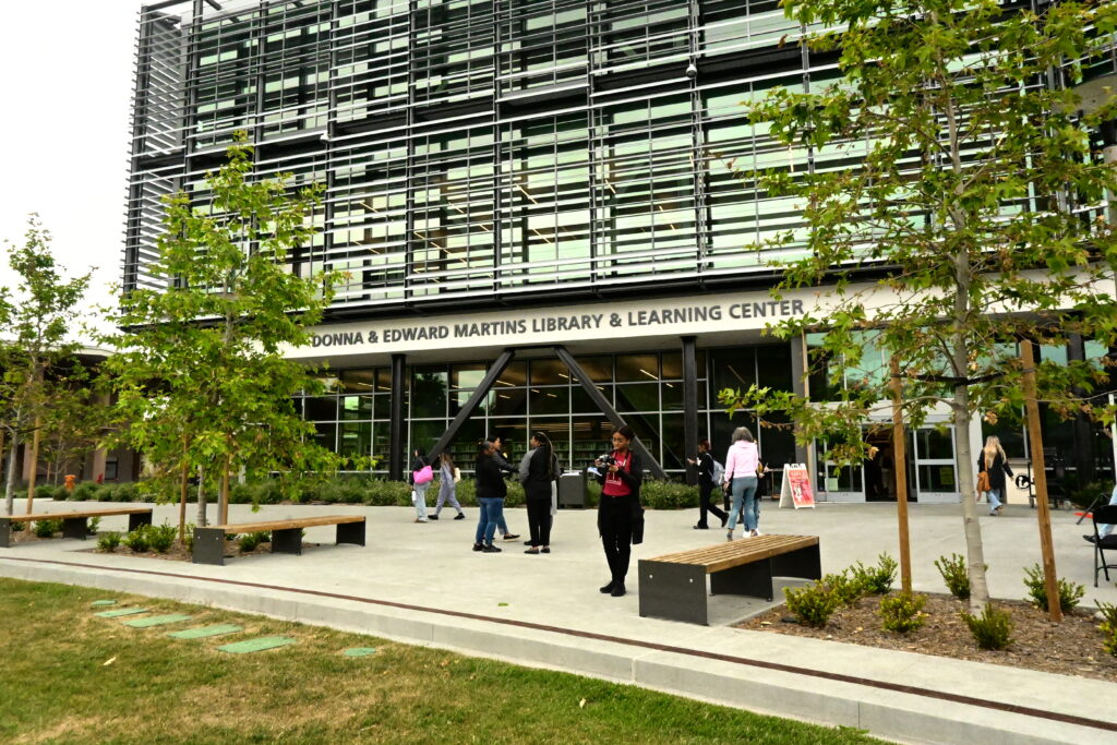 The new title of the Learning Center Donna & Edward Martins & Learning Center